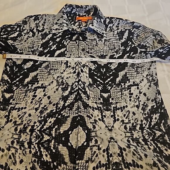 Joe Fresh Snakeskin Print Long Sleeves Button-Down Shirt Black/ Gray XS - Picture 9 of 16
